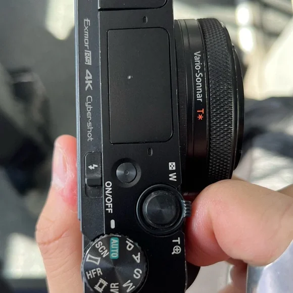 Sony RX100 mark 6 camera - Picture 2 of 13